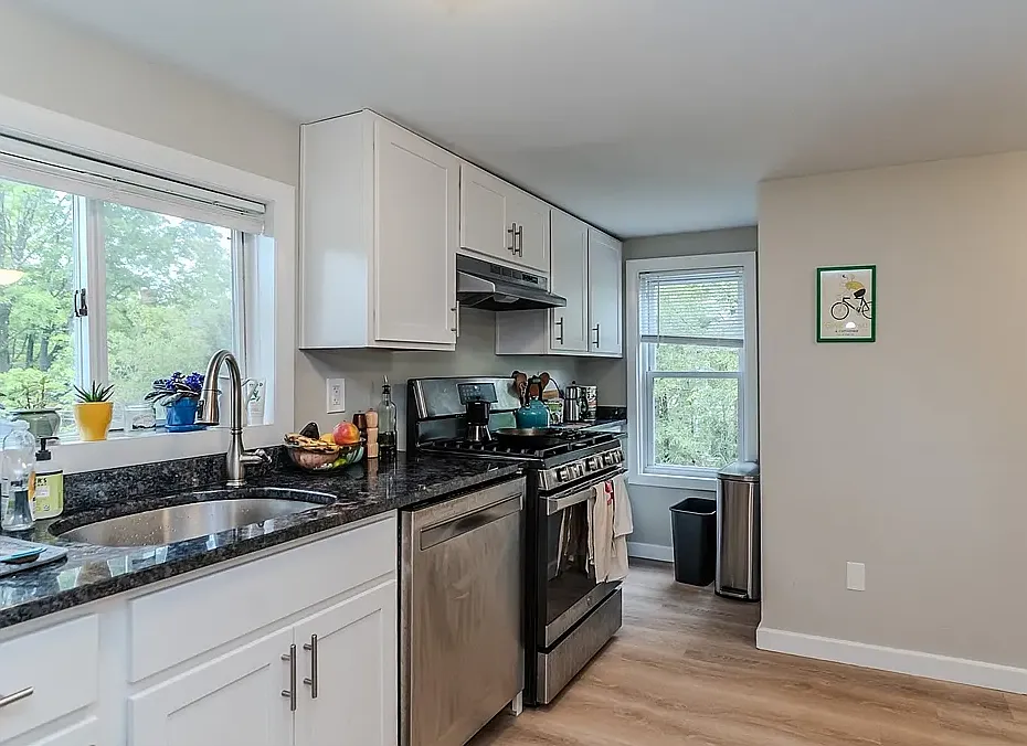2 bed, $2,000 — Photo 4