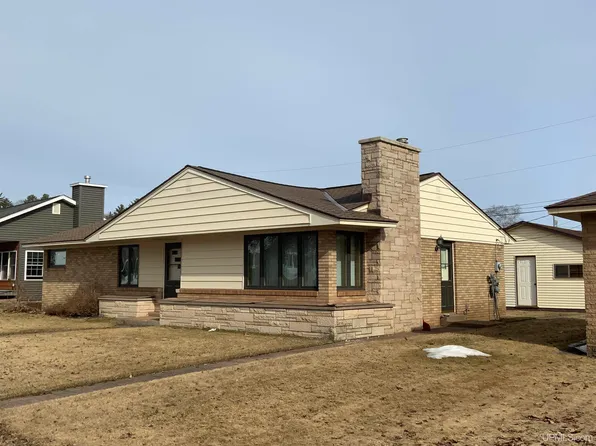 1204 Wenonah St, Negaunee, MI 49866