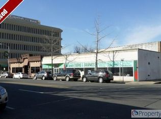 275 Merrick Rd, Lynbrook, NY 11563