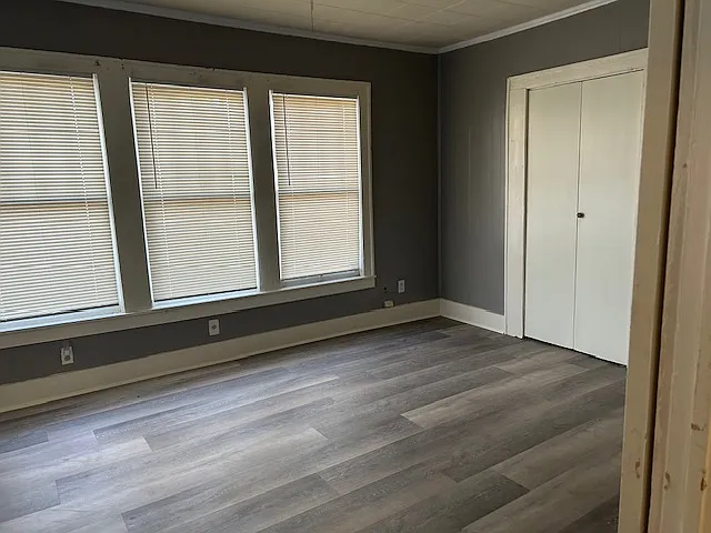 1126 E Houston St — Photo 7