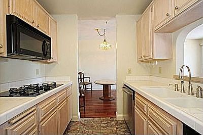 2nd image of 708 Pacific St APT 2