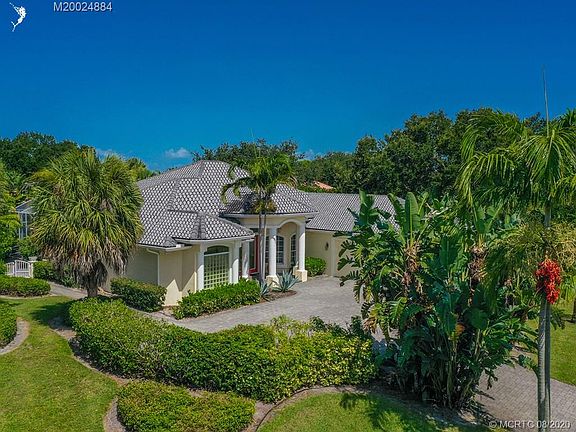 5th image of 2675 NE Sewalls Landing Way