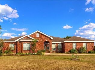 523 Upper Elgin River Rd, Elgin, TX 78621