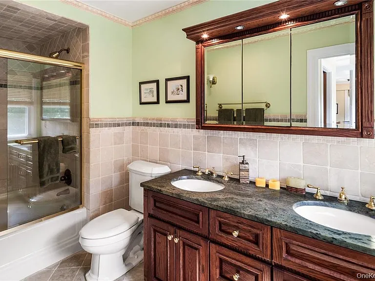 220 Croton Ave — Photo 18