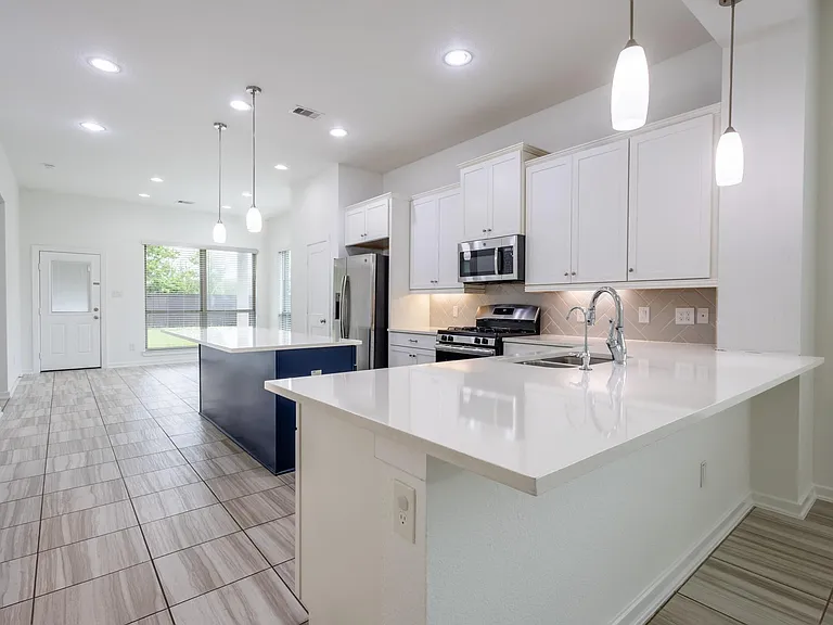 12226 Castano Creek Dr — Photo 6