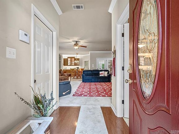 4th image of 166 Mapleleaf Cir