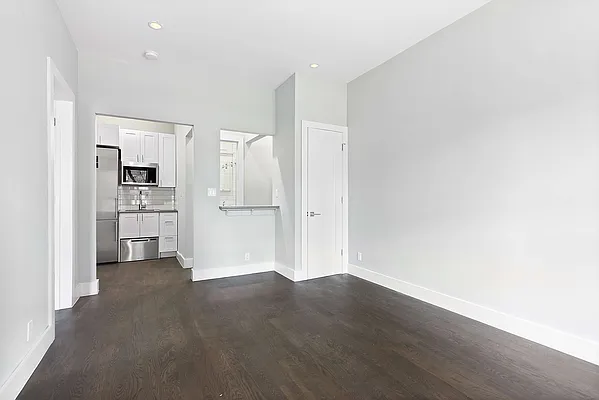 Rented by Cooper & Cooper Real Estate | media 11