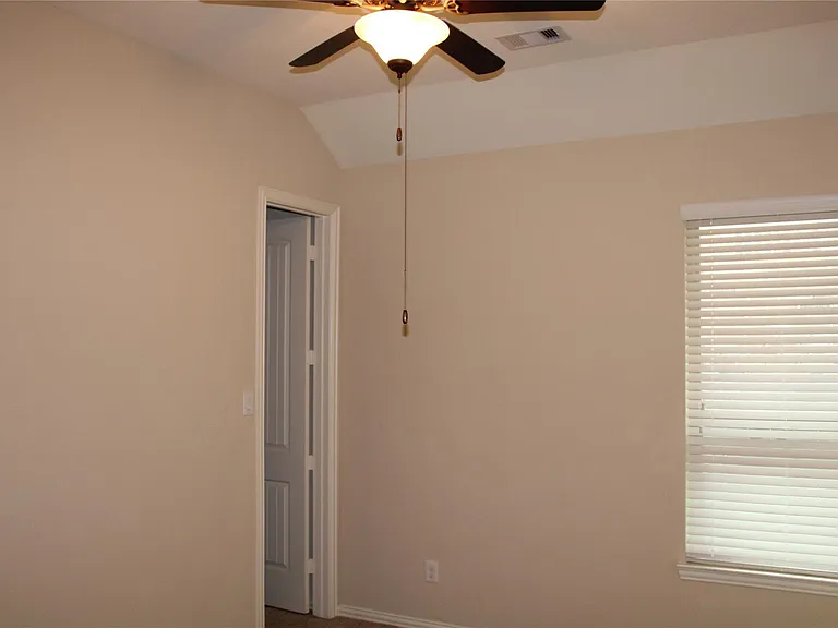 21911 Avalon Queen Dr — Photo 12