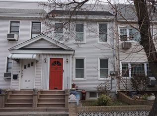 66-07 74 St, Middle Village, NY 11379