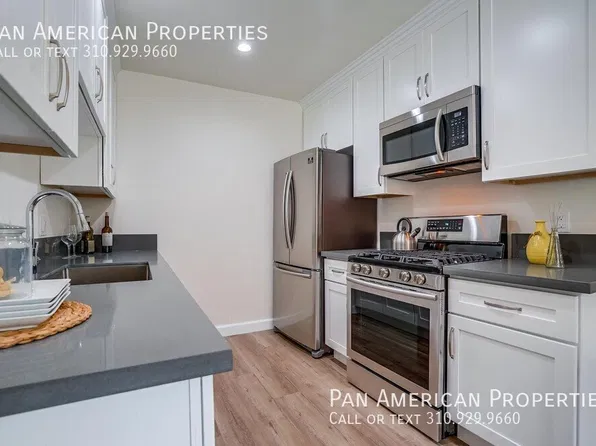911 E La Palma Dr, Inglewood, CA 90301