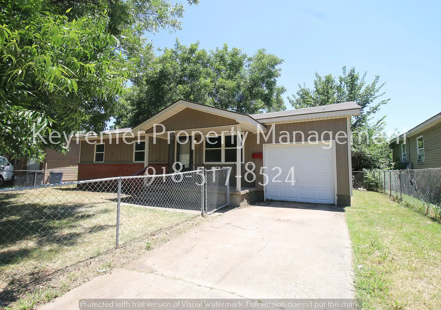 3 Bedroom 1 Bathroom with Attached Garage and Fenced in Yard, Available 8/15! — Photo 3