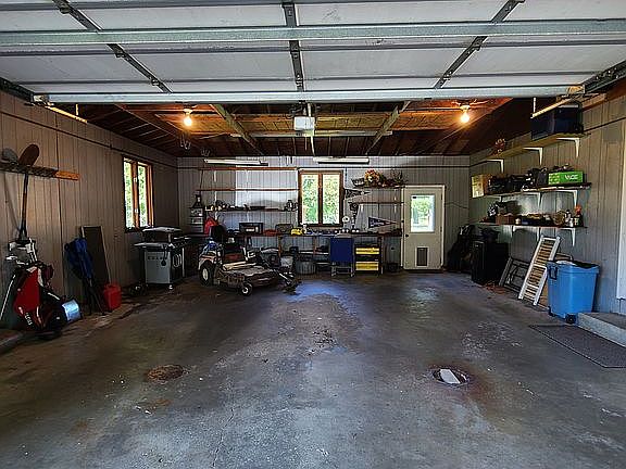 3rd image of 902 Hermes Dr