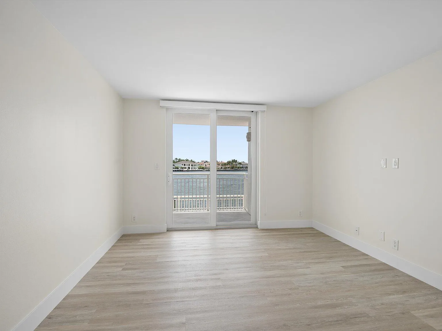1 bed, 1.5 bath, 928 sqft, $2,900 — Photo 4
