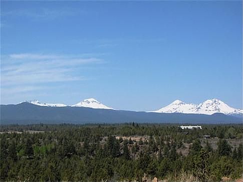 Awesome Views of Three Sisters