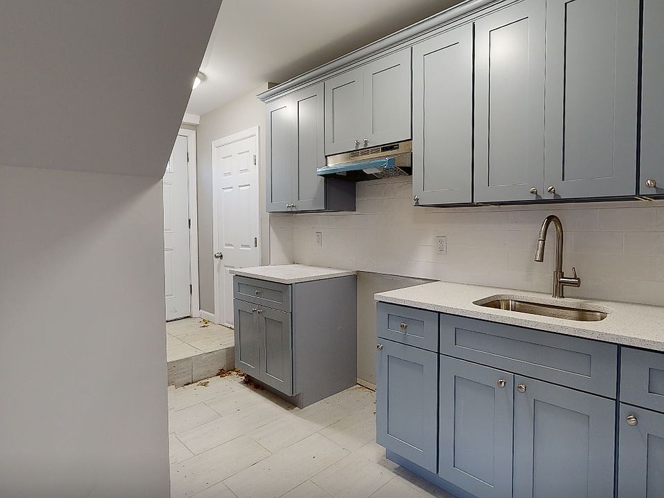 1st image of 30 Shaughnessy Ln Unit 1