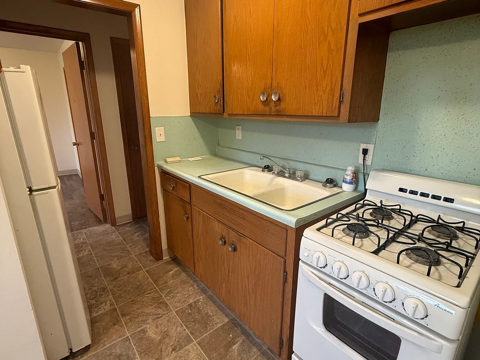1 bed, 600 sqft, $925 — Photo 3