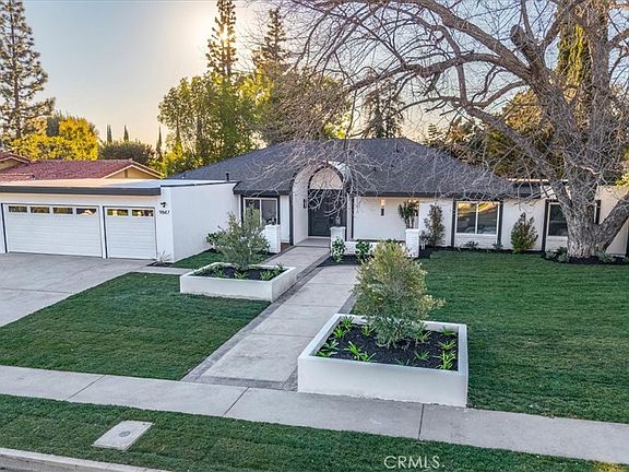 2nd image of 9847 Bothwell Rd