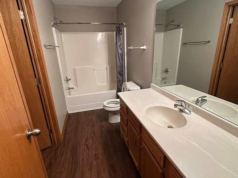 585 SE Crabapple Dr — Photo 13