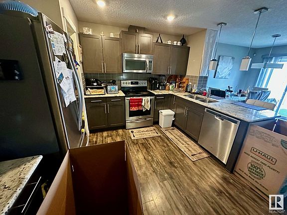 2nd image of 919 Ebbers Cres NW