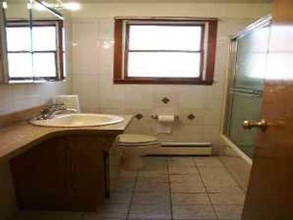 2nd image of 1374 B St