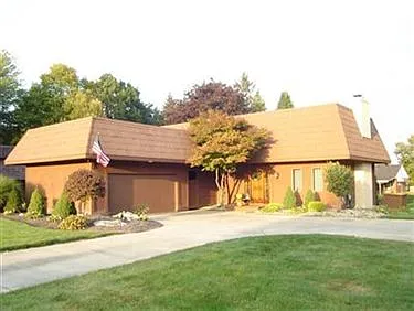 1145 Millikin Pl NE photo 1