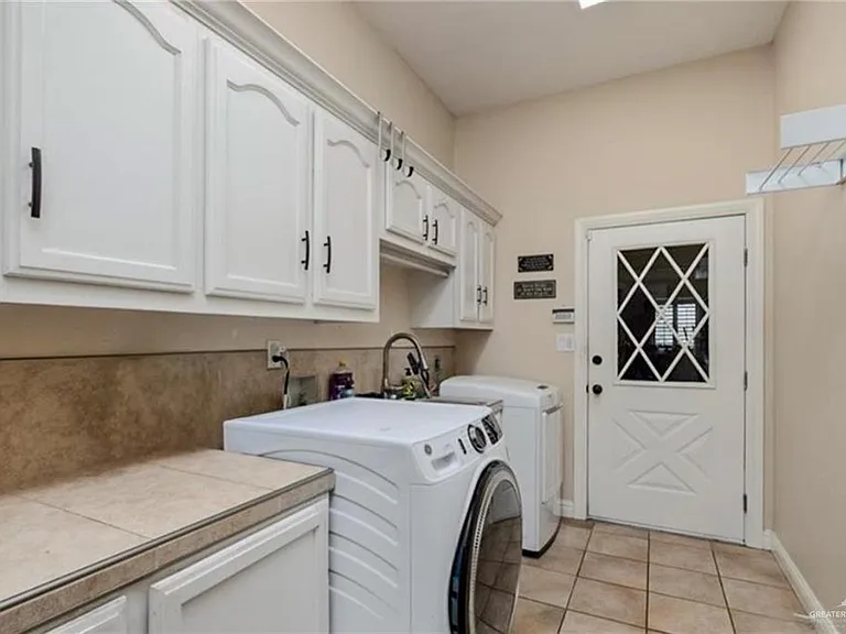 2513 Kings Dr — Photo 16