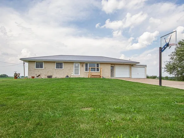 17775 Middle Rd, Dubuque, IA 52002