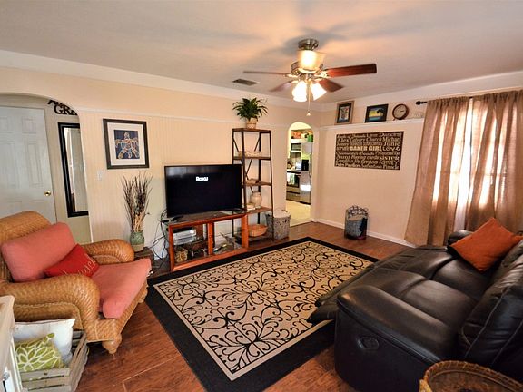 3rd image of 1432 San Mateo Dr