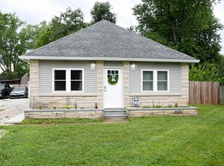 1050 S 9th St, Mitchell, IN 47446