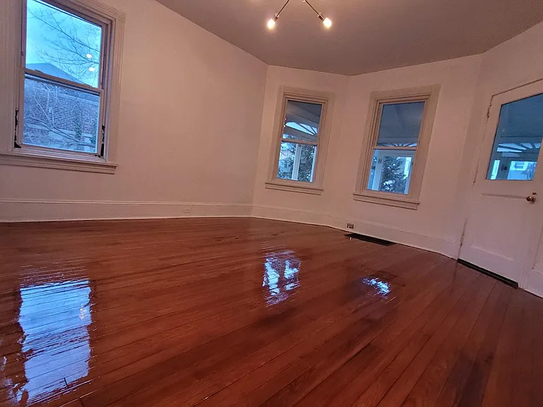 213 Lippincott Ave — Photo 12