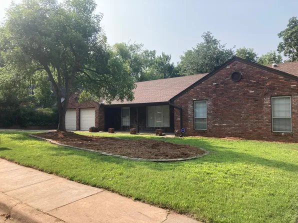 1216 Briarwood Dr, Edmond, OK 73034