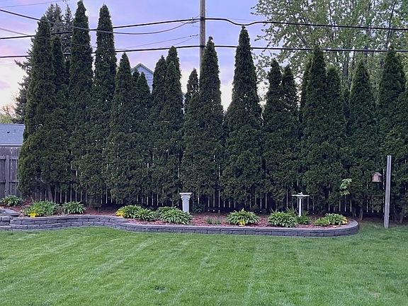 3rd image of 2600 Victory Memorial Dr