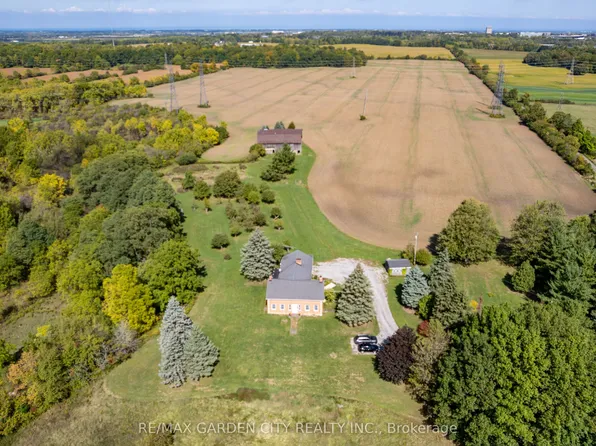 2432 Seburn Rd, Thorold, ON L0S 1E6