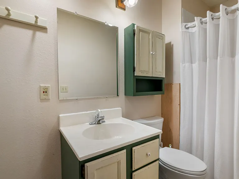 3704 Meadowbrook Dr — Photo 14