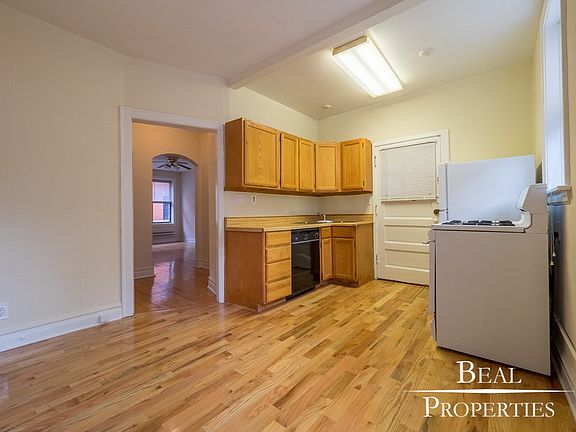 5th image of 3943.5 N Janssen Ave #3943X-E1