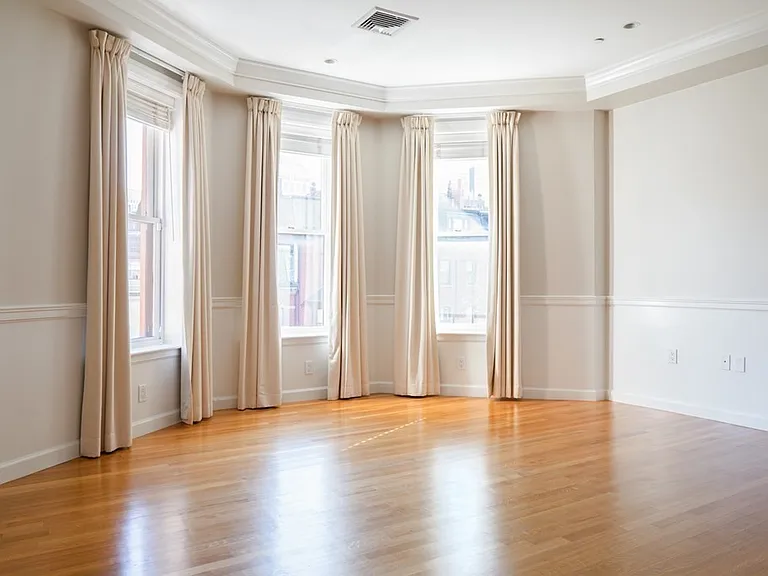 15 Marlborough St #4 — Photo 10