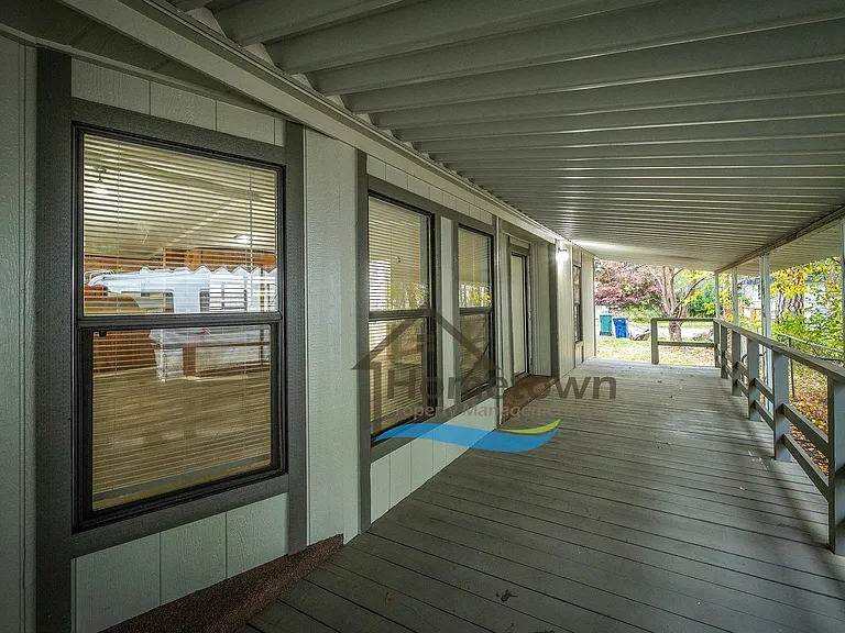 140 W Cosgrove Rd — Photo 16