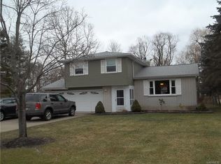 3288 Benhil Dr, North Tonawanda, NY 14120