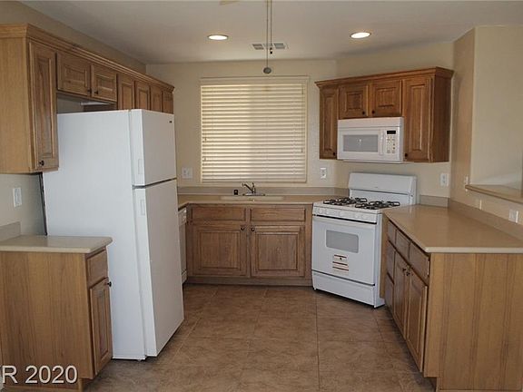 2nd image of 6460 Albina Creek St