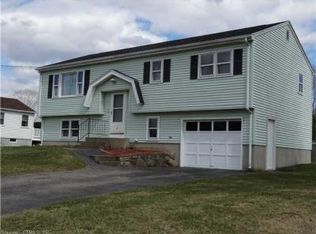 16 Marlin Dr, Pawcatuck, CT 06379