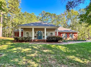 520 E Point Dr, Brandon, MS 39047