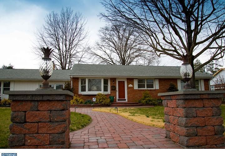 1st image of 9 Grace Ave