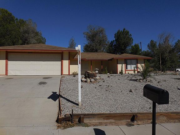 3rd image of 16970 Lorene Dr