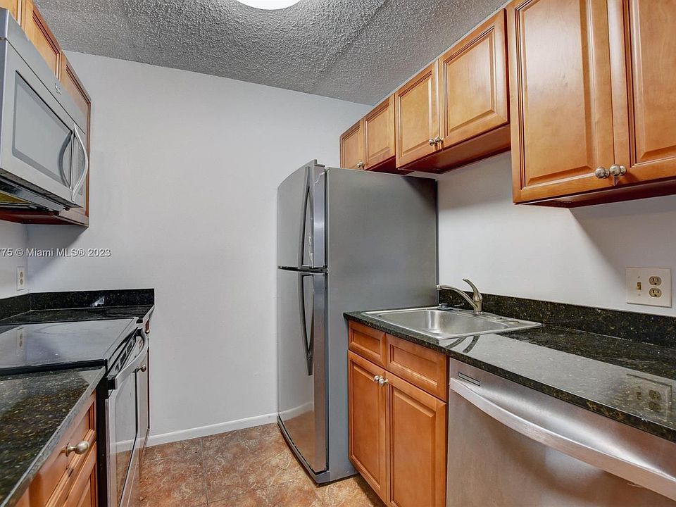 1st image of 28 Crossings Cir APT C