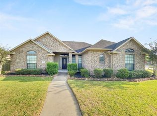 100 Meadowlark Ct, Richwood, TX 77566