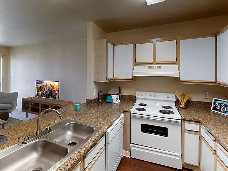 Paradise Oaks Apartments — Photo 4