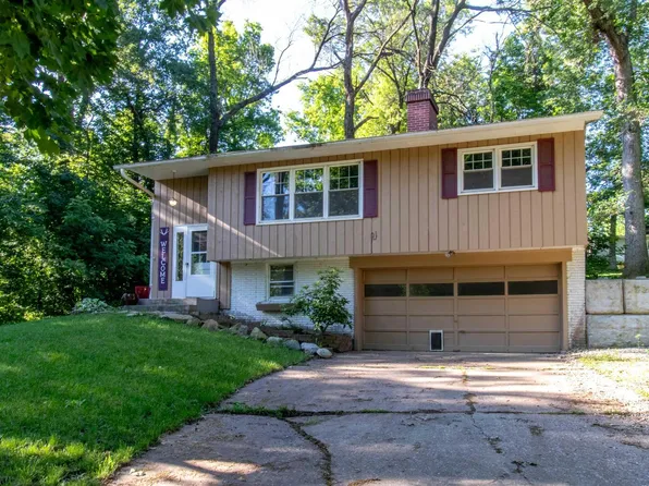 147 Central Park Ave, Geneseo, IL 61254
