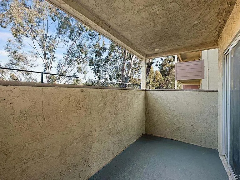 522 Calle Montecito #113 — Photo 13