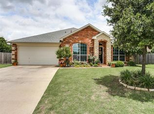 1161 Snowbird Ct, Benbrook, TX 76126