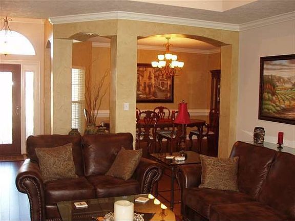 4th image of 2440 Amberwood Dr